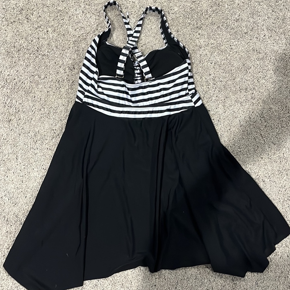 NWT Swim dress top size x-large - Picture 3 of 3